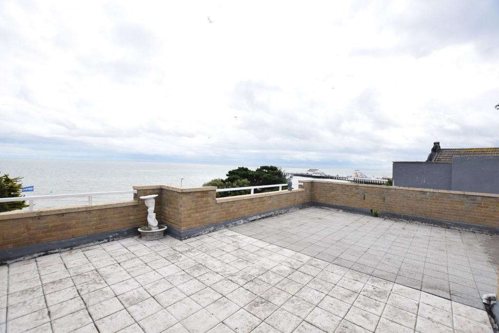 ROOF GARDEN