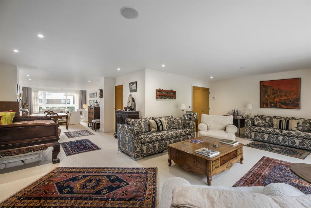 2022-11-30 PS 4 Lakeside Road_033.jpg