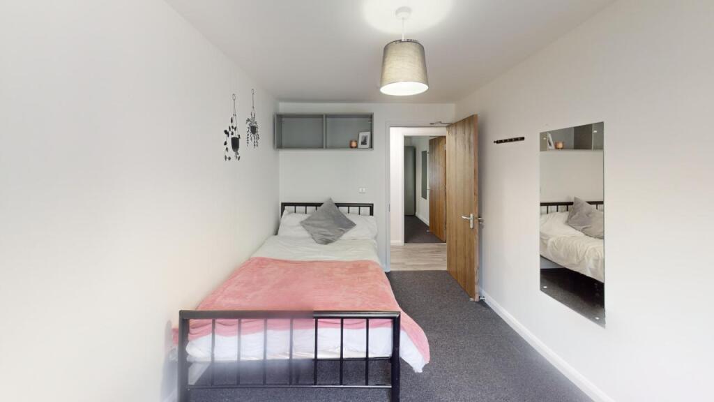 Flat-4-Piccadilly-Place-Bedroom-3 1.jpg