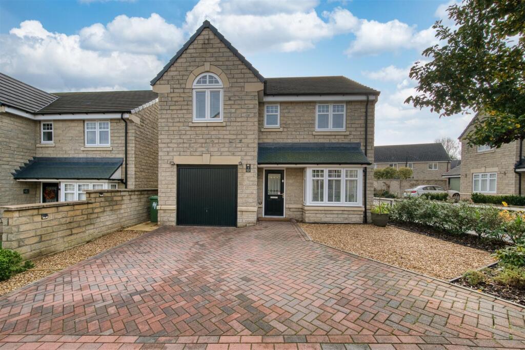 Front of the home.jpg