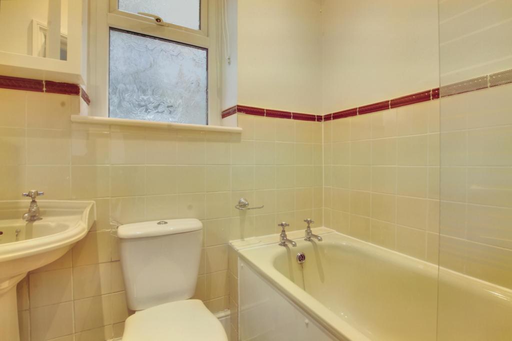 6.Bathroom.jpg