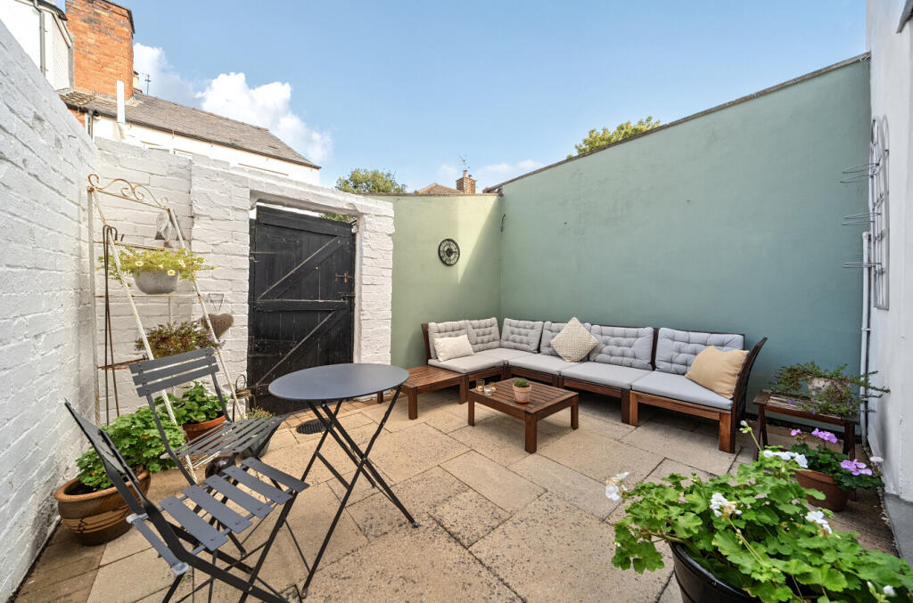 1354397-10-68c3f8...