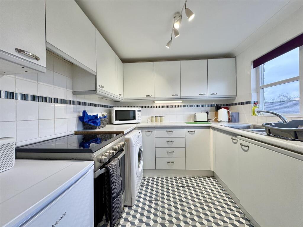 ANNEXE KITCHEN