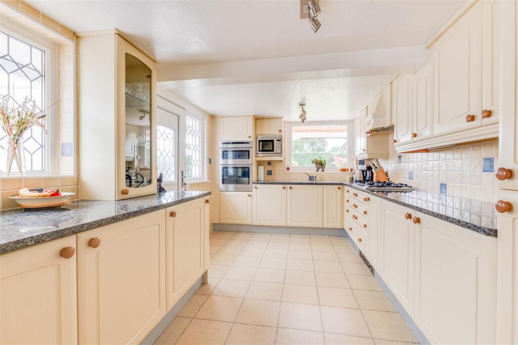 Constables 74 Hooton Road-2-17.jpg