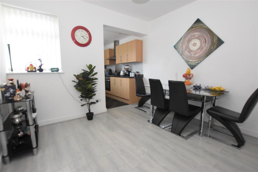 Dining Area.jpg