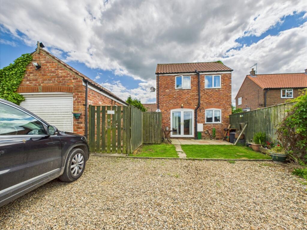Driveway/Garage