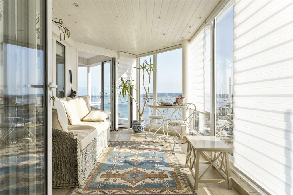 110 Moriconium Quay-26.jpg