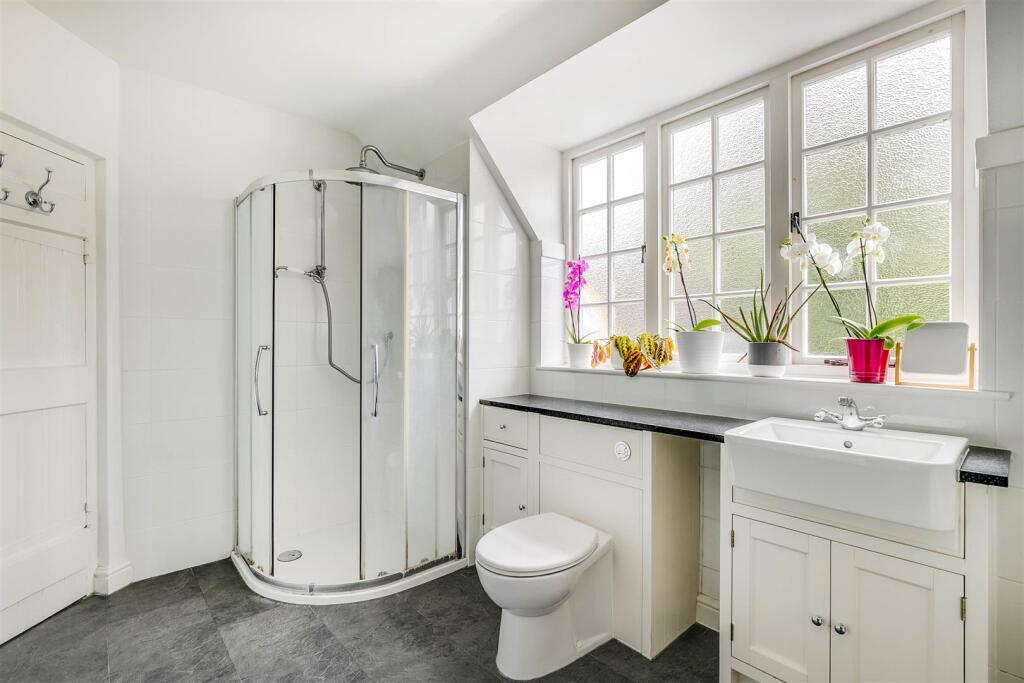 Norton Way South 357-17.jpg