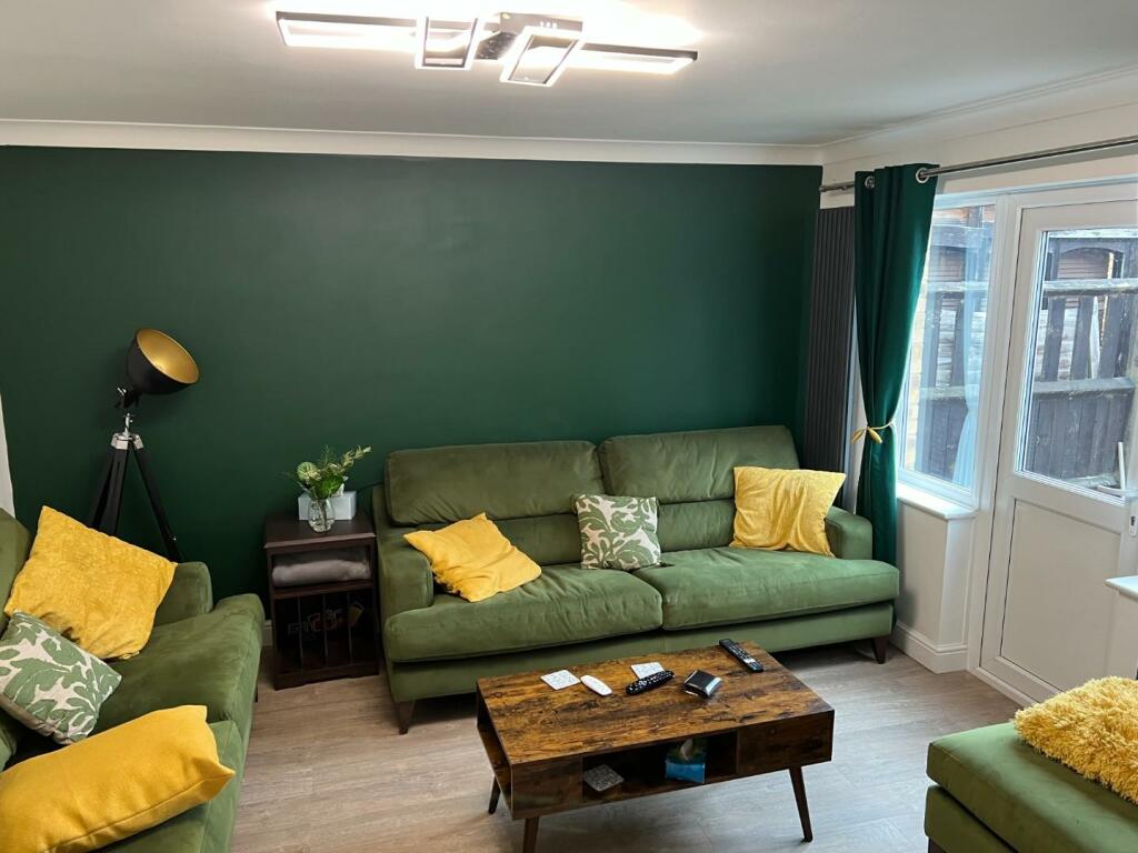 Rhuddlan Close Lounge1.JPG
