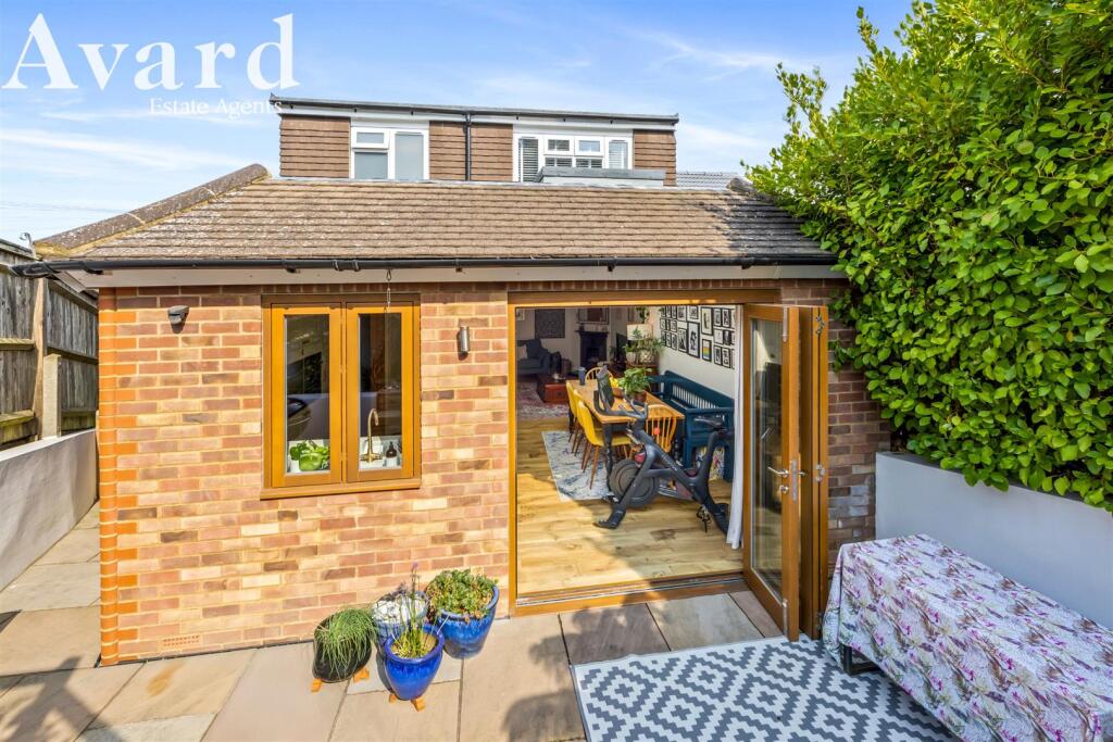 Greenfield Crescent, 46-021.JPG