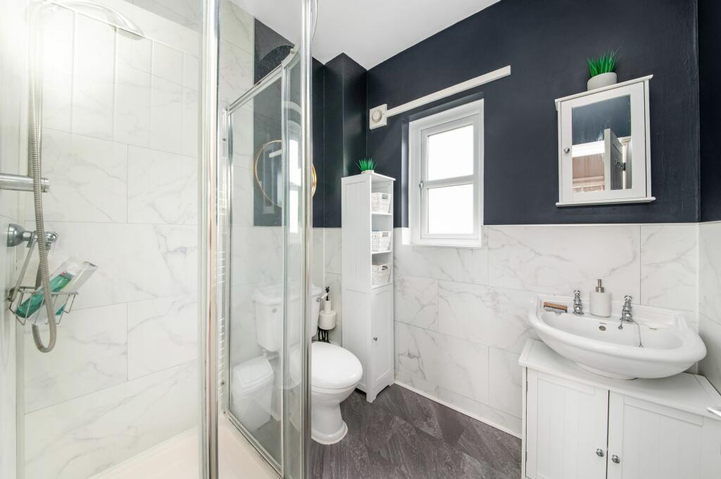 BEDROOM ONE EN-SUITE