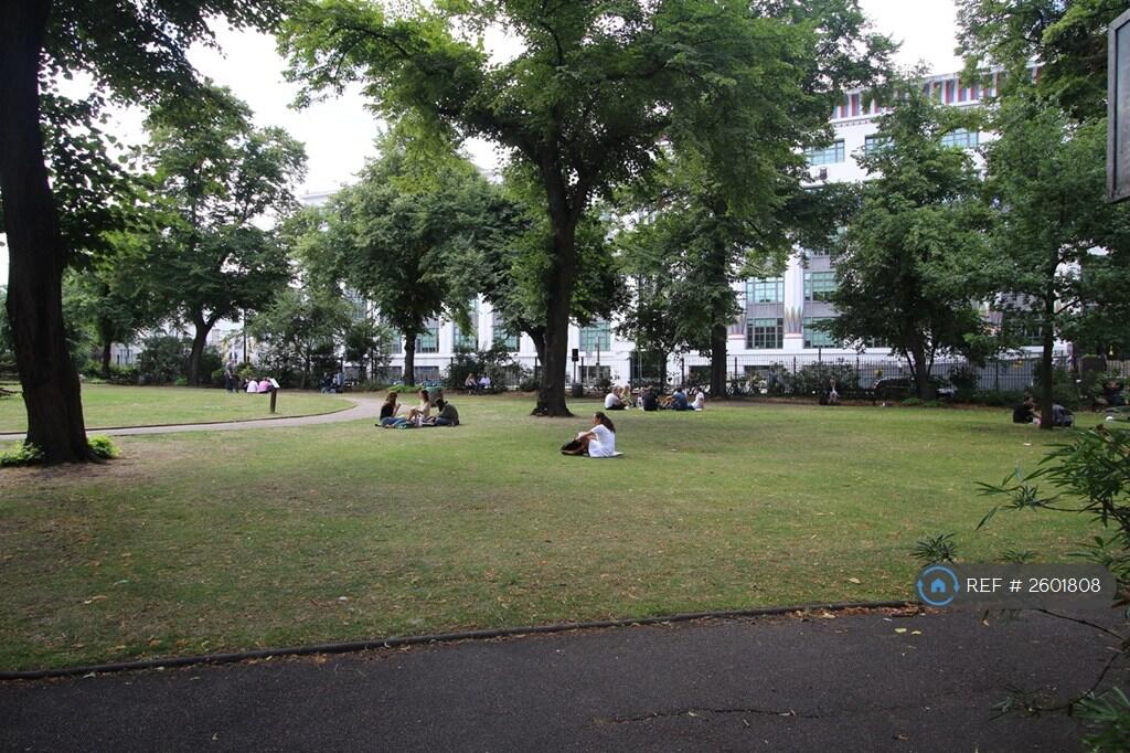 Harrington Gardens Opposite