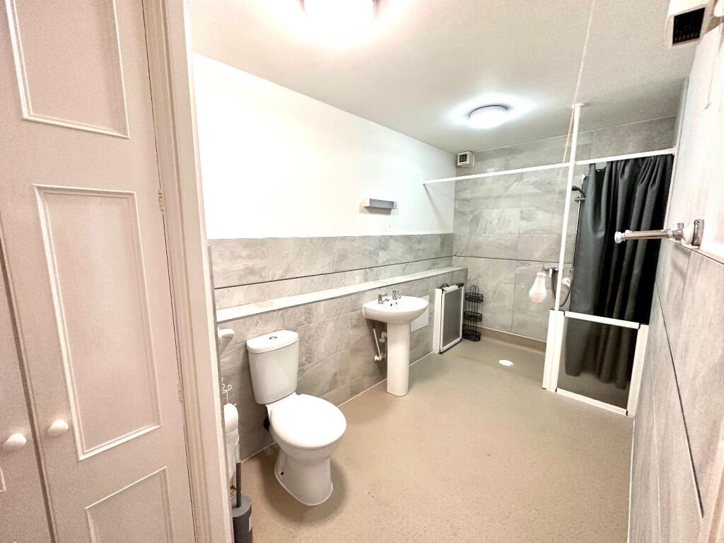 WET ROOM