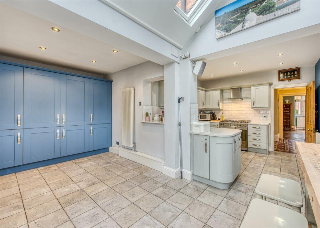 16 Church Hill Road-kitchen5.jpg