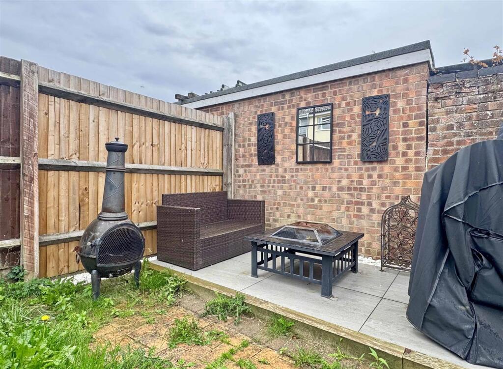 Rear Garden b.jpg