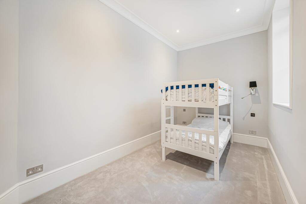 Basement Flat 5 C...