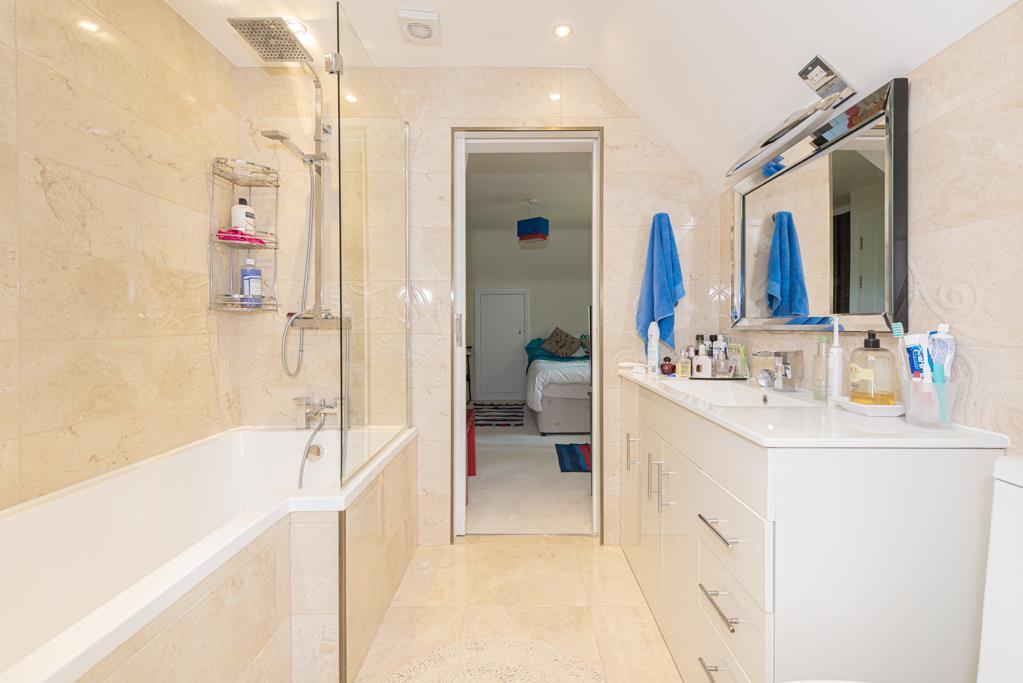 (Rightmove) 17.jpg