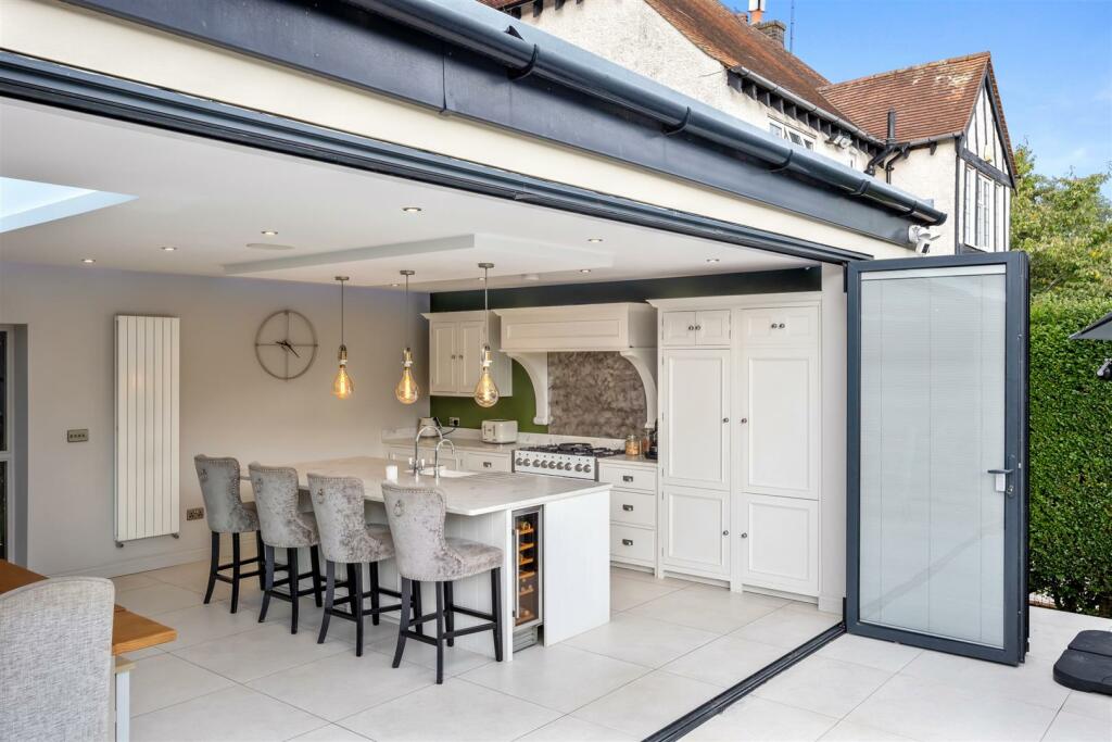 Offington Avenue, 85-035.jpg