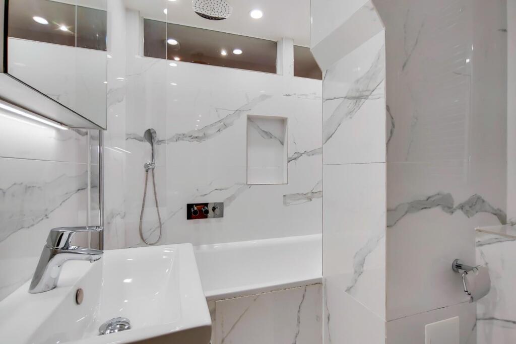 6_Master Ensuite-0.jpg