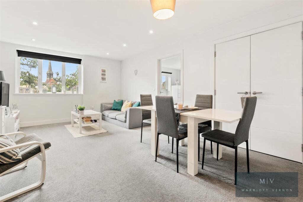 Flat 5, 69, Porchester House MV-3.jpg