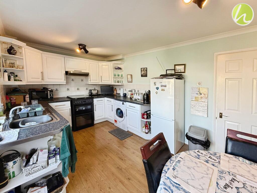 Kitchen/ Dining Room