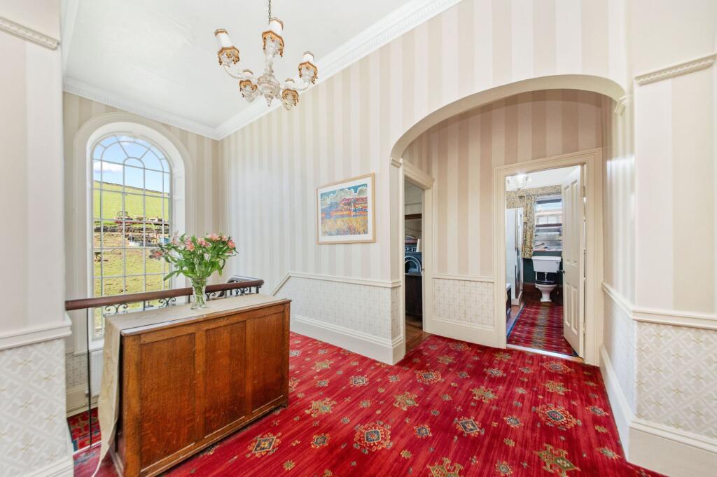 FIRST FLOOR LANDING