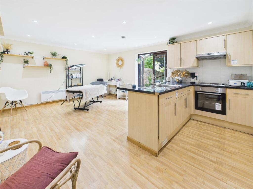 GUEST ANNEXE
