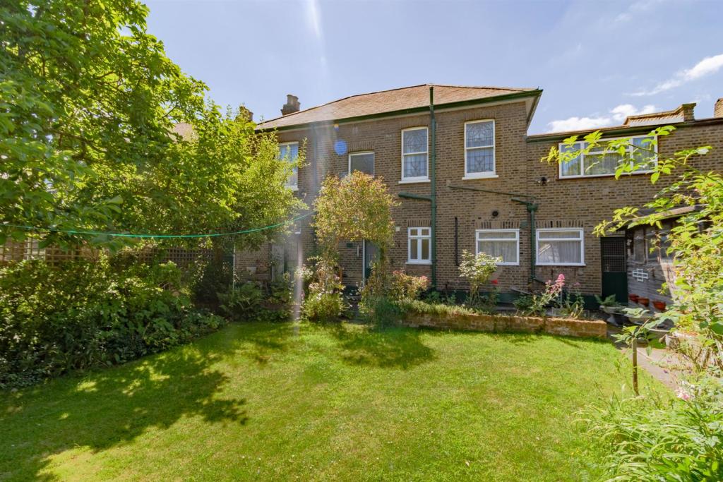 105WindsorRd_E7 (23).jpg