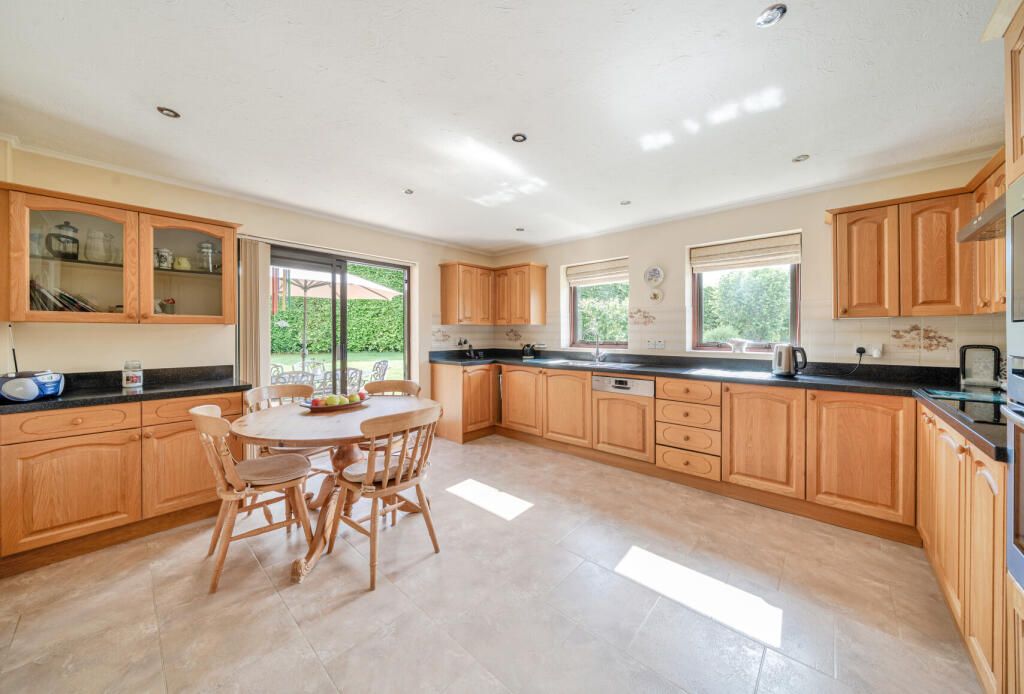 1294551-8-682b77e...