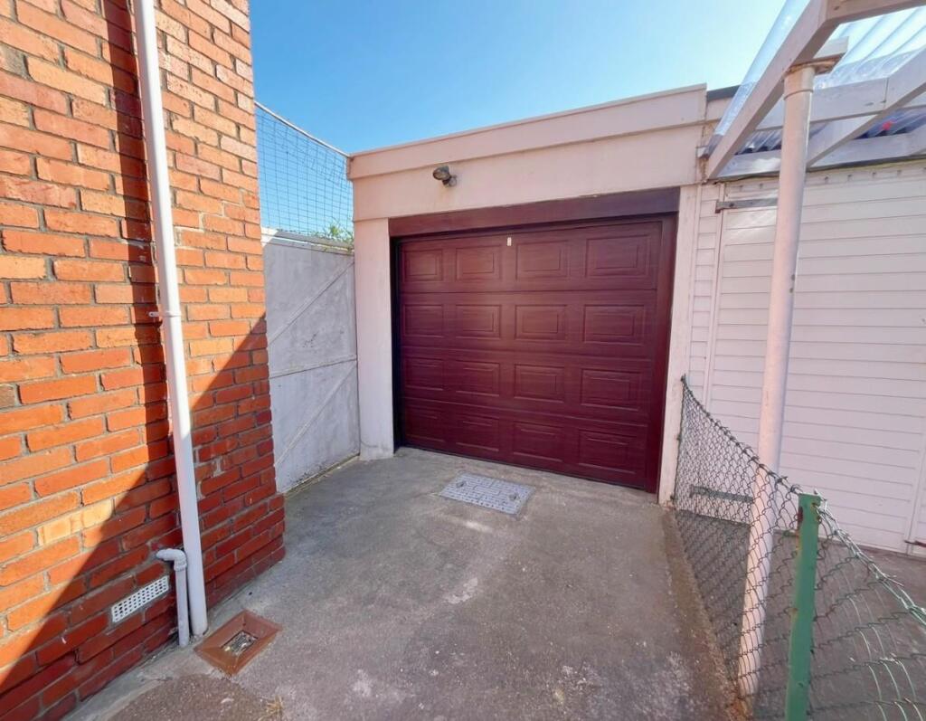 Garage and side access to garden.jpg