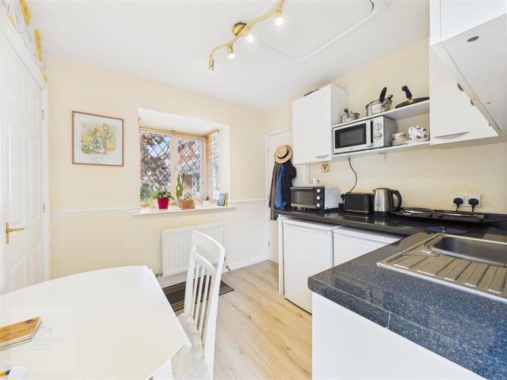 Annex Kitchen / Dining