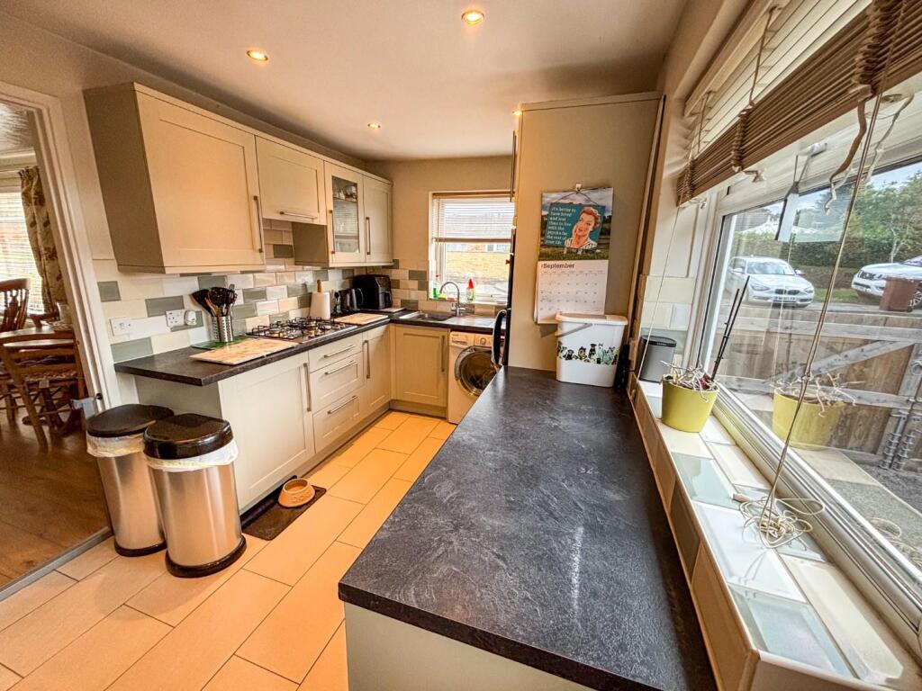 tlc_a0ccc43a-4864-40c8-a9ec-fca37a403d67_a4aa74a.j