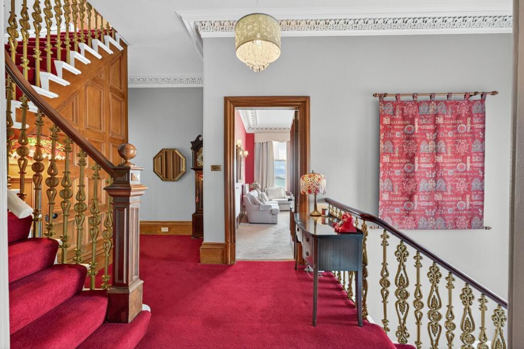 8 buchanan street, largs_12.jpg