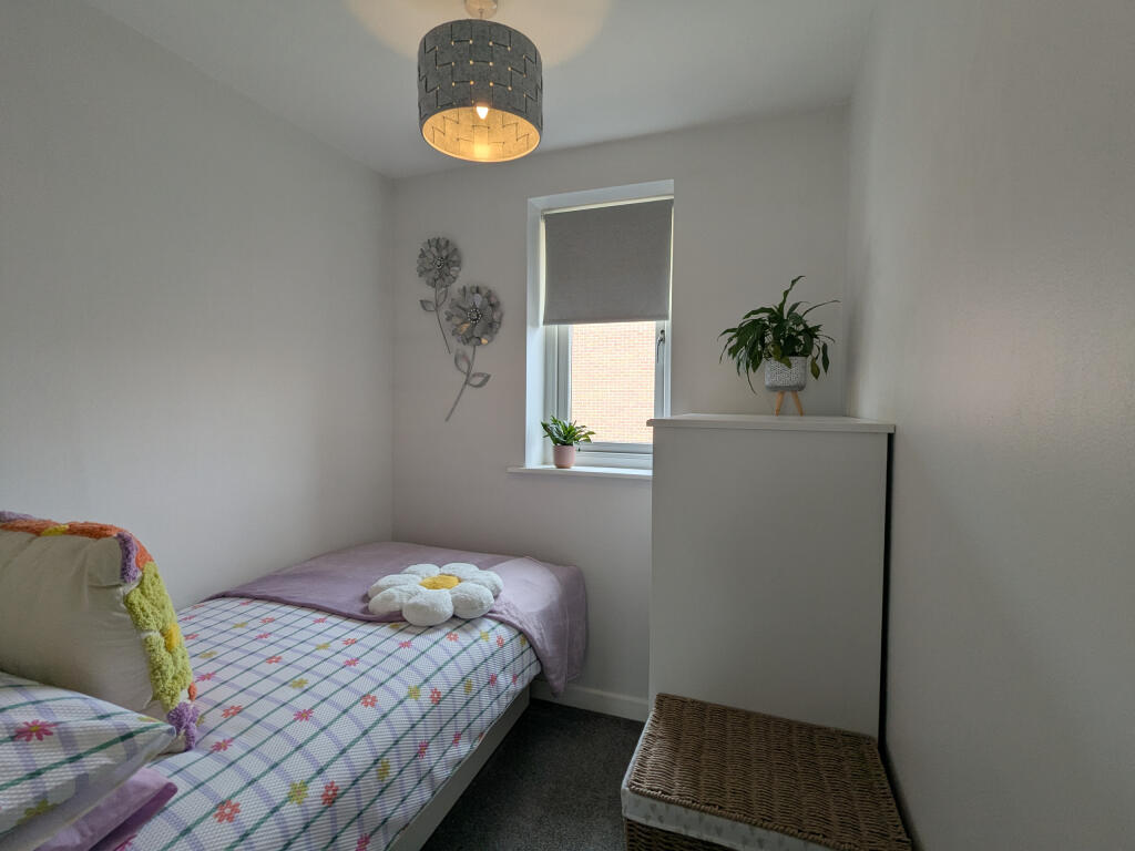 Bedroom 3 L