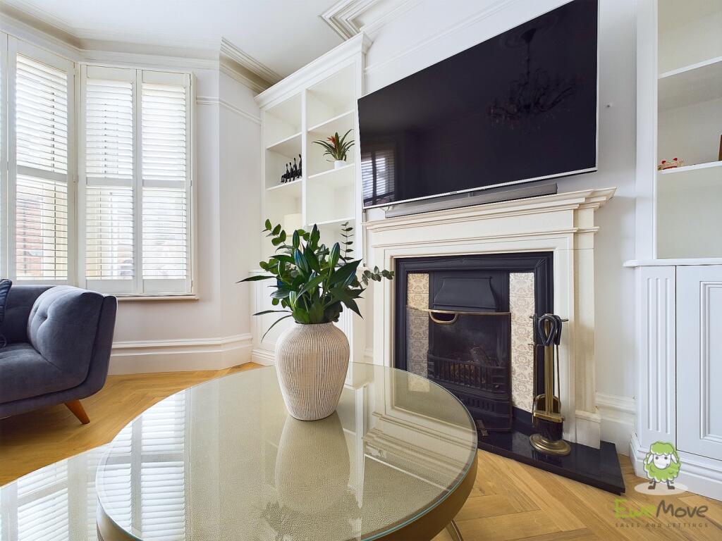 CAM01543G0-PR0103-STILL015