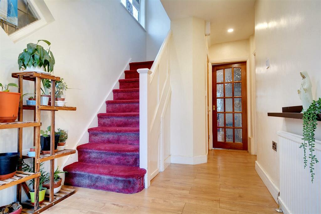 Entrance Hall_3.jpeg