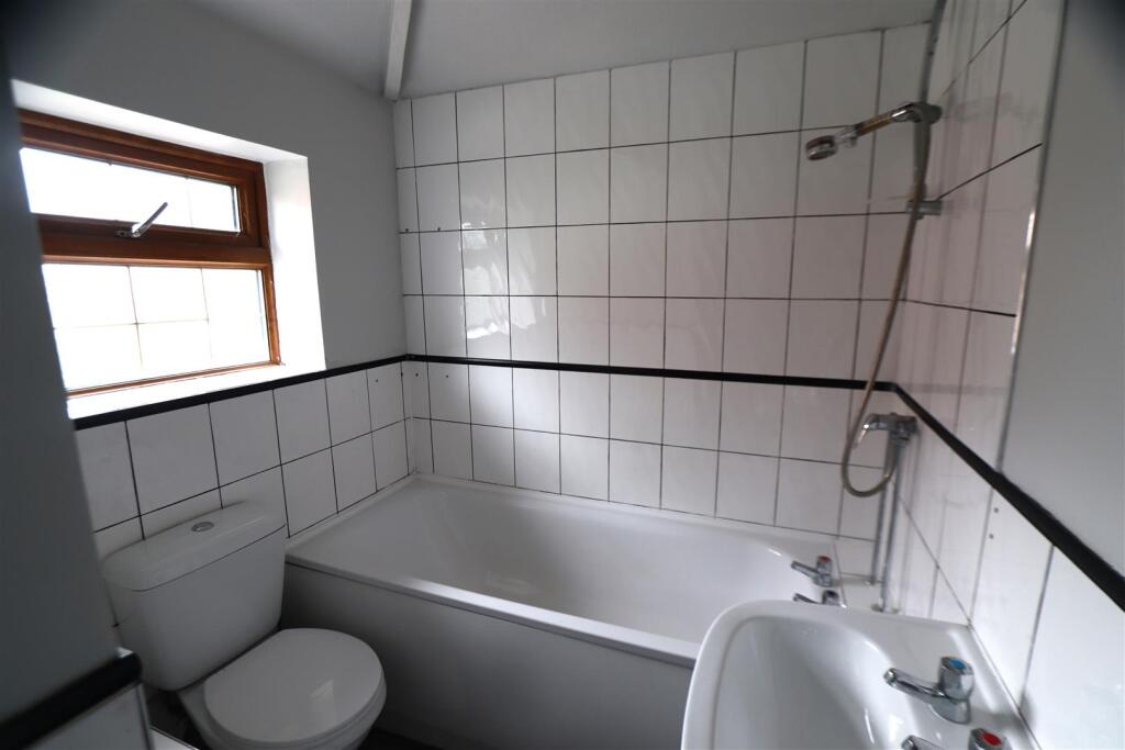 Bathroom.JPG