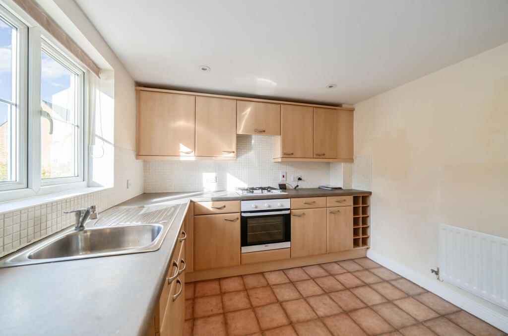 1373091-6-68ff4d9...