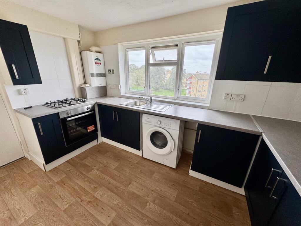 Laurel Crescent, Croydon