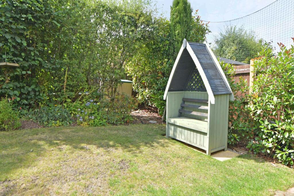 Beautifully landscaped rear garden