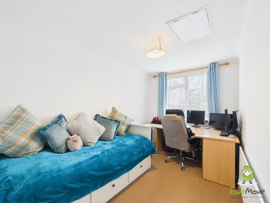 EweMove Estate Agents Basingstoke - Bennet Close