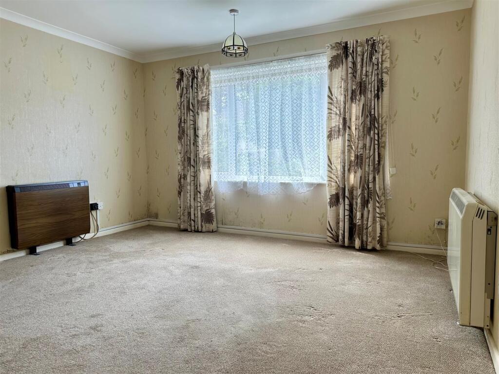 Living Room.jpg