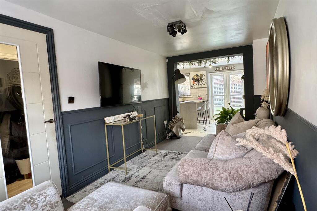 Lounge/Former Garage