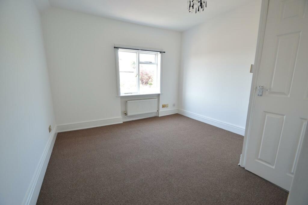 27a Head Street bedroom two.JPG