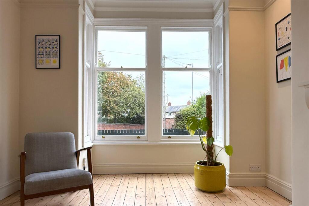 Lounge Bay Sash Windows.jpg