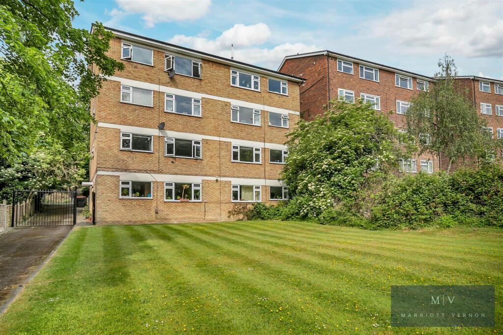 Flat 4 Linkfield Court MV-11.jpg