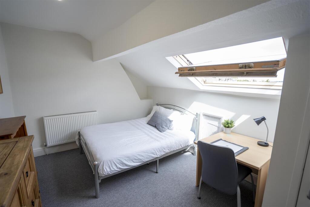 Bedroom6.jpg