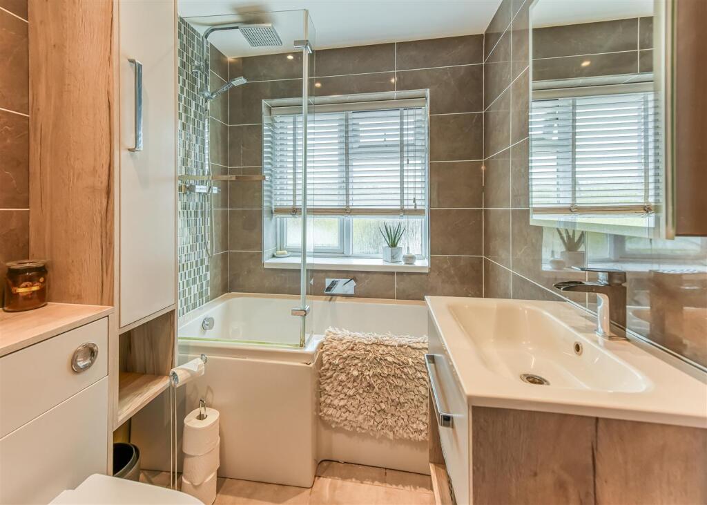 14 Sandringham Road-Bathroom.jpg