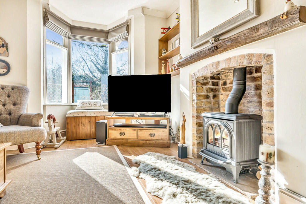 Living / Dining R...