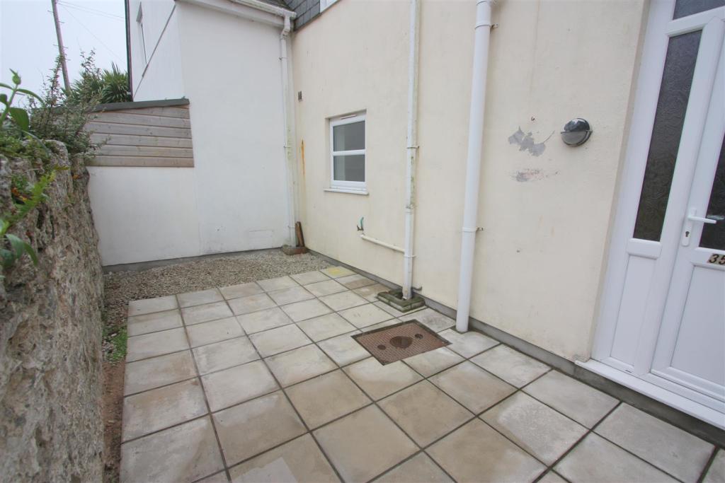 35 St Pirans Road Yard